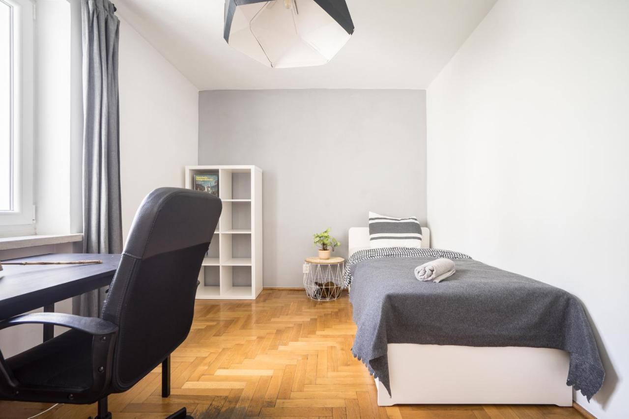 Oomph Warsaw Central 3-Bedroom Flat Exterior foto