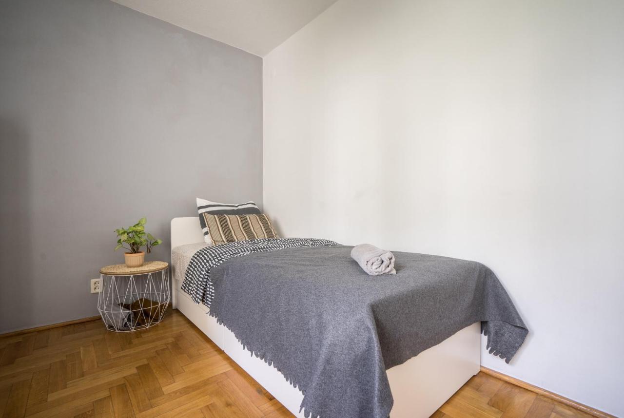 Oomph Warsaw Central 3-Bedroom Flat Exterior foto